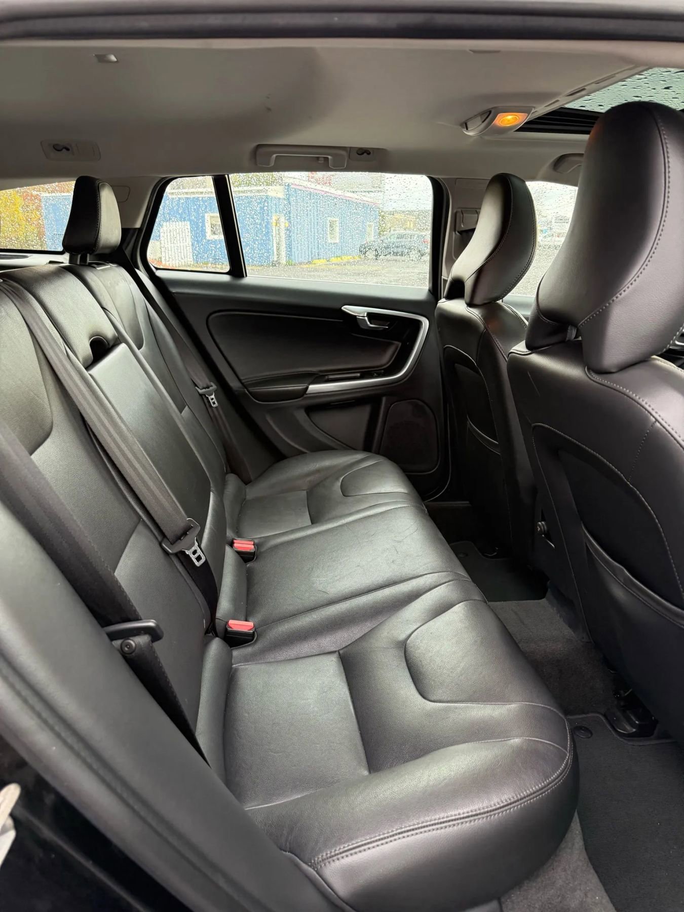 Used 2017 Volvo V60 T5 Premier w/ Convenience Package image 20