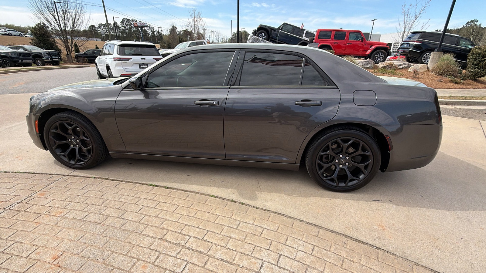 Used 2020 Chrysler 300 Touring w/ Sport Appearance Package image 11
