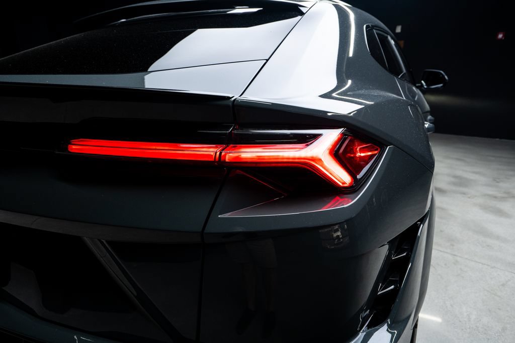 Used 2023 Lamborghini Urus S AWD/4WD image 18