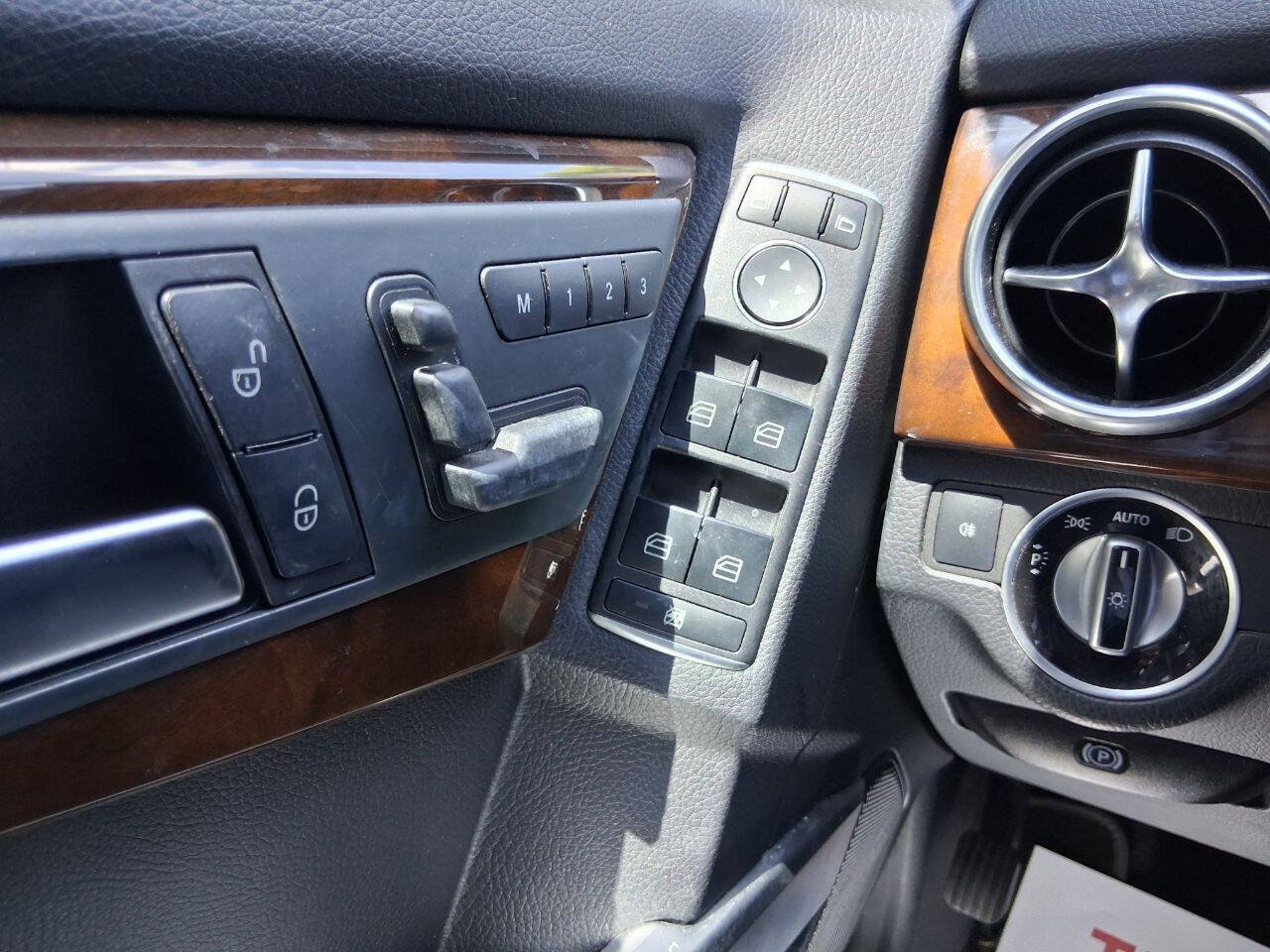Used 2015 Mercedes-Benz GLK 350 2WD image 18