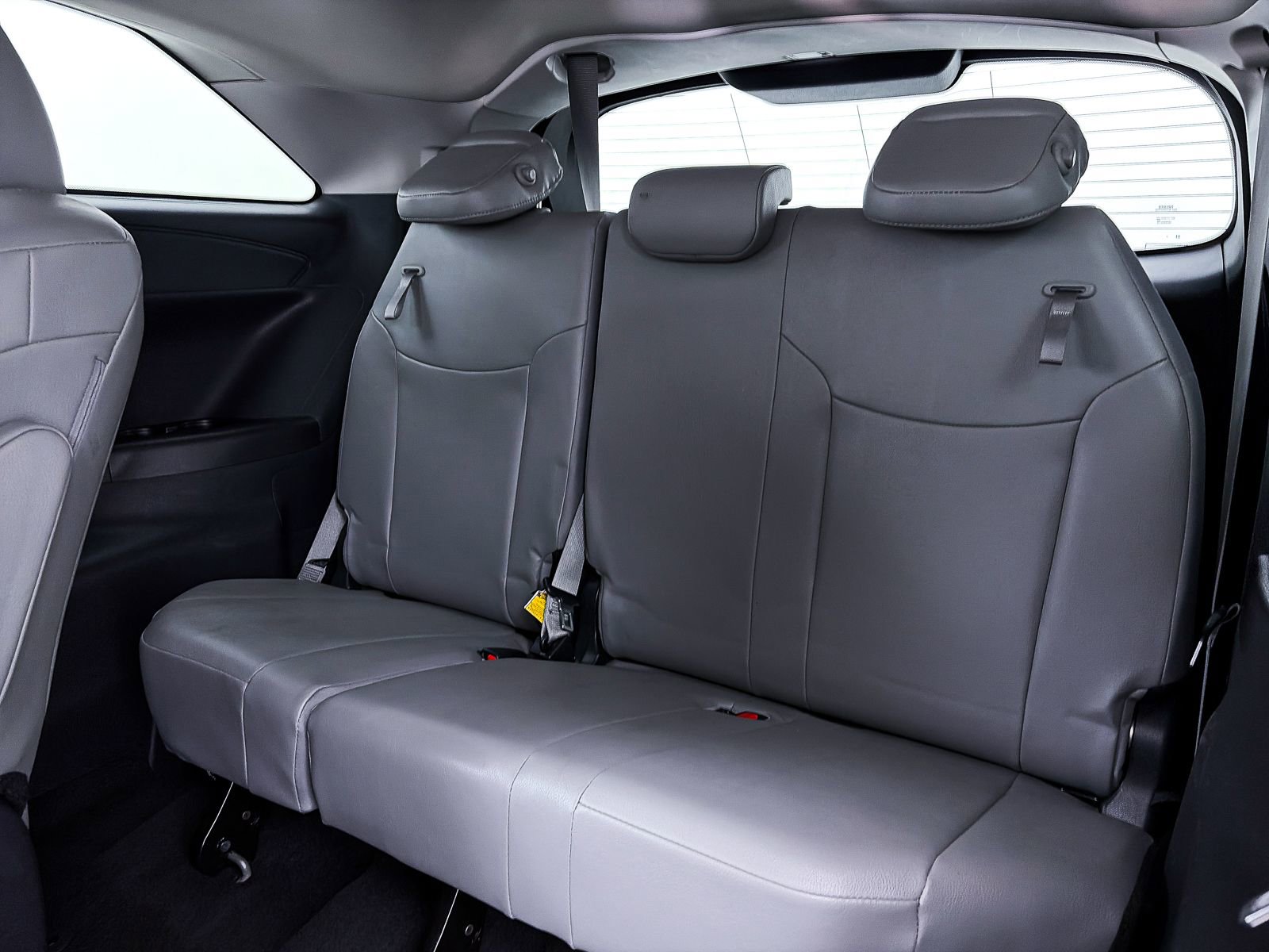 Used 2025 Toyota Sienna XLE FWD image 42