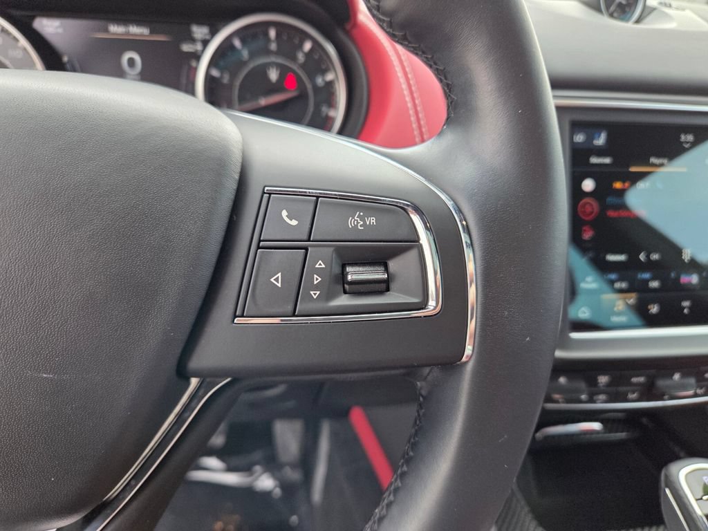 Used 2021 Maserati Levante GranLusso AWD/4WD image 33