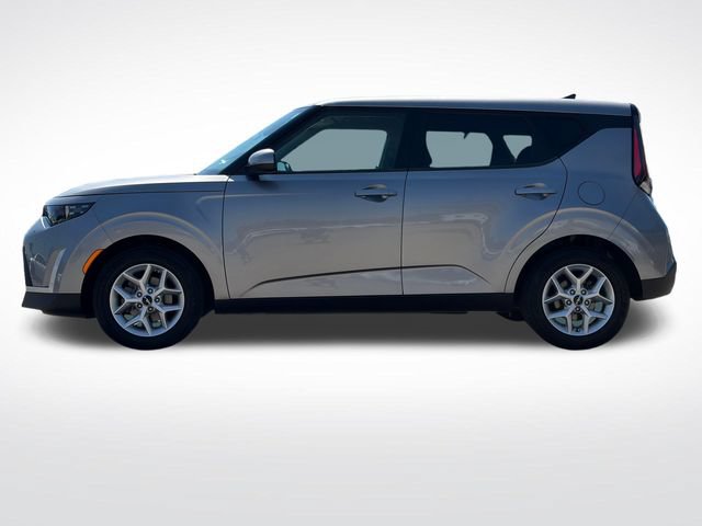 Certified 2023 Kia Soul LX w/ LX Technology Package FWD image 8