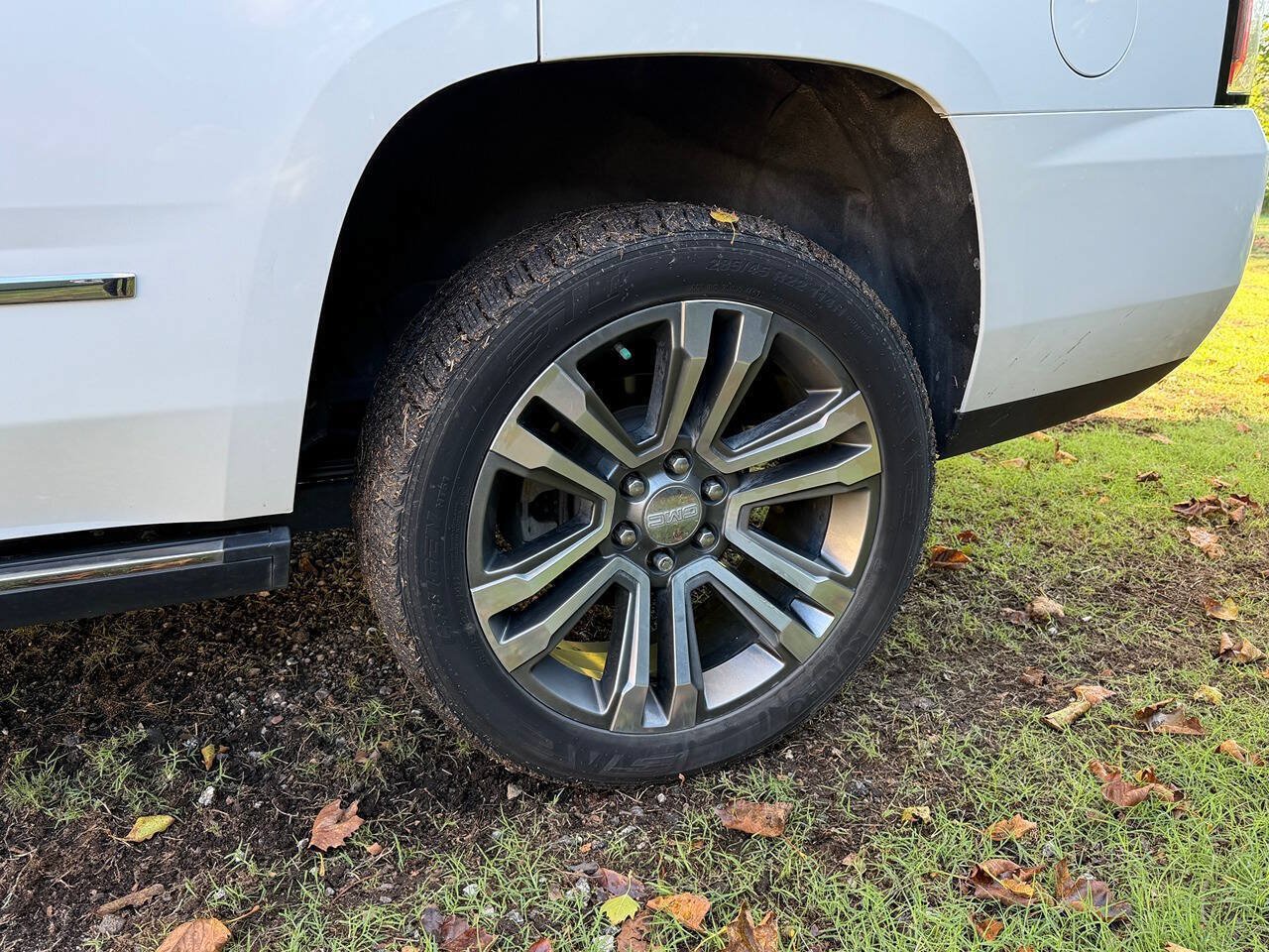 Used 2019 GMC Yukon Denali w/ Denali Ultimate Package AWD/4WD image 36