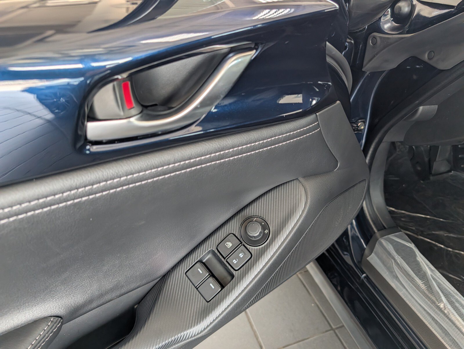 New 2026 MAZDA MX-5 Miata Club w/ Weather Package RWD image 11