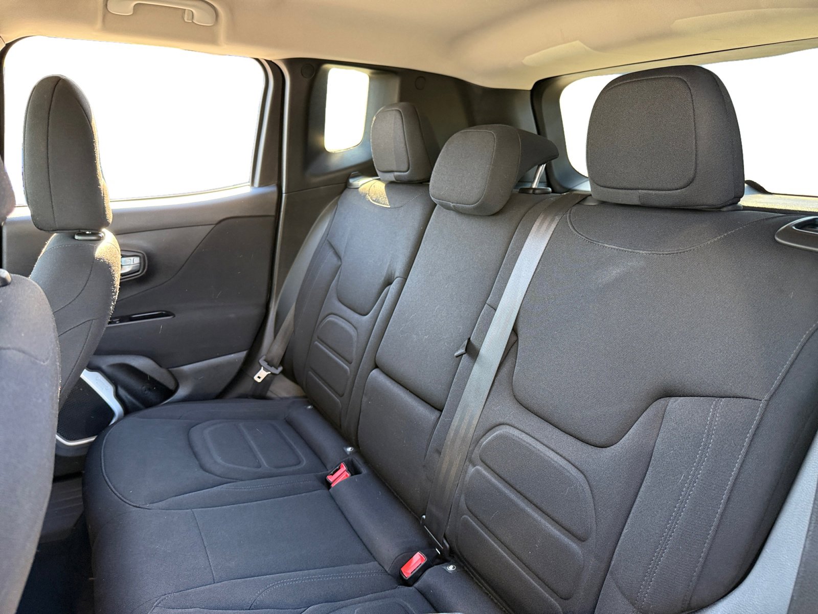 Used 2018 Jeep Renegade Latitude w/ UConnect 8.4 Nav Group image 13