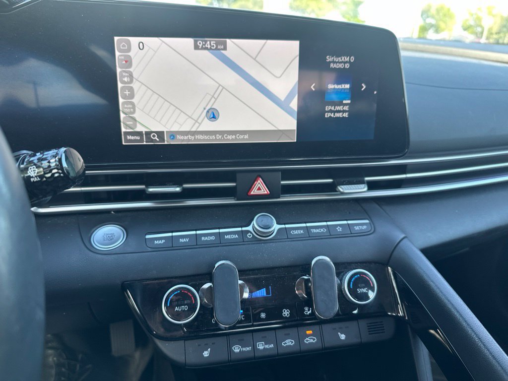 Used 2025 Hyundai Elantra SEL FWD image 13