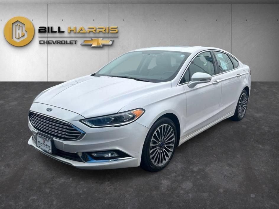 Used 2017 Ford Fusion SE w/ Fusion SE Technology Package FWD image 1
