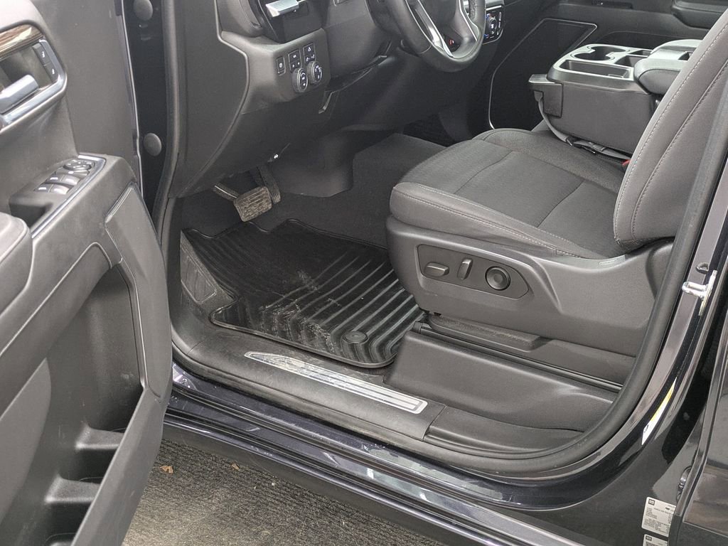 Used 2023 Chevrolet Silverado 1500 LT AWD/4WD image 28