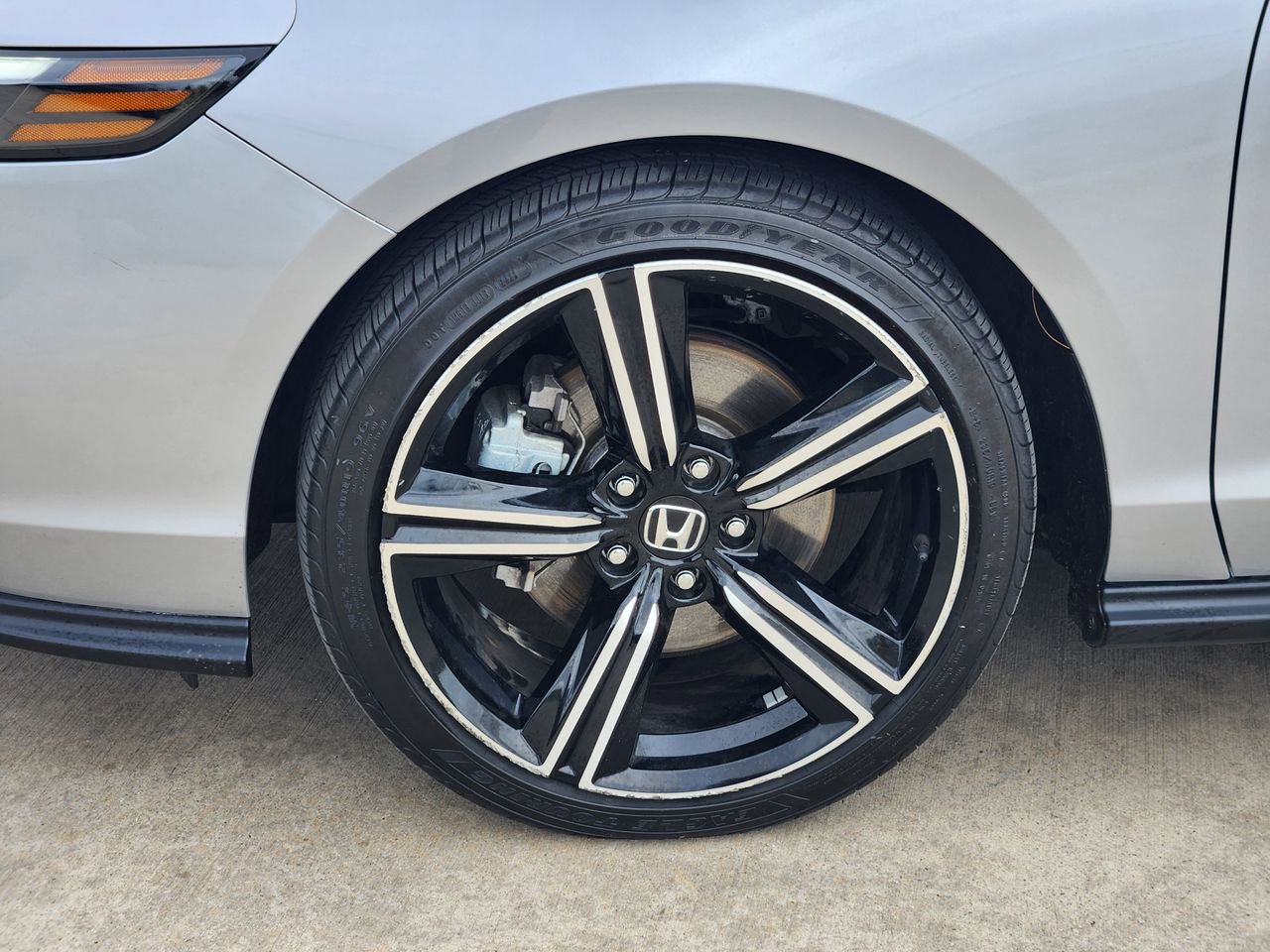 Used 2023 Honda Accord Sport image 11