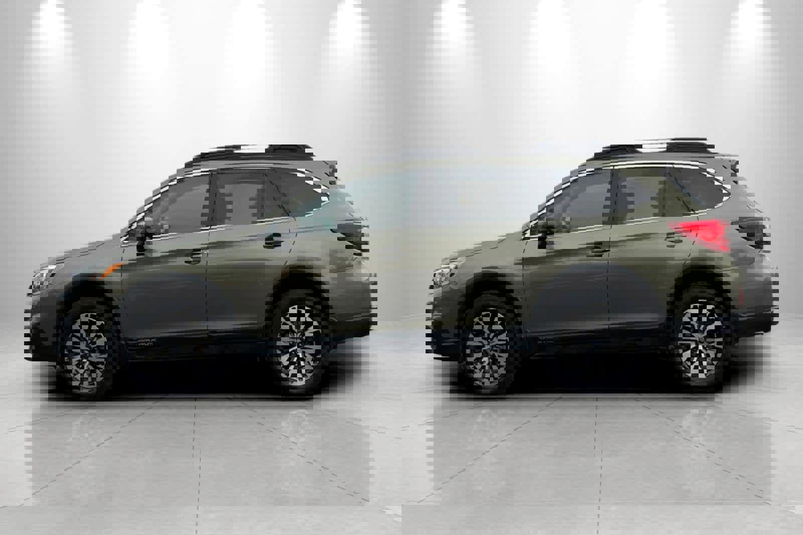 Used 2016 Subaru Outback 3.6R Limited image 5