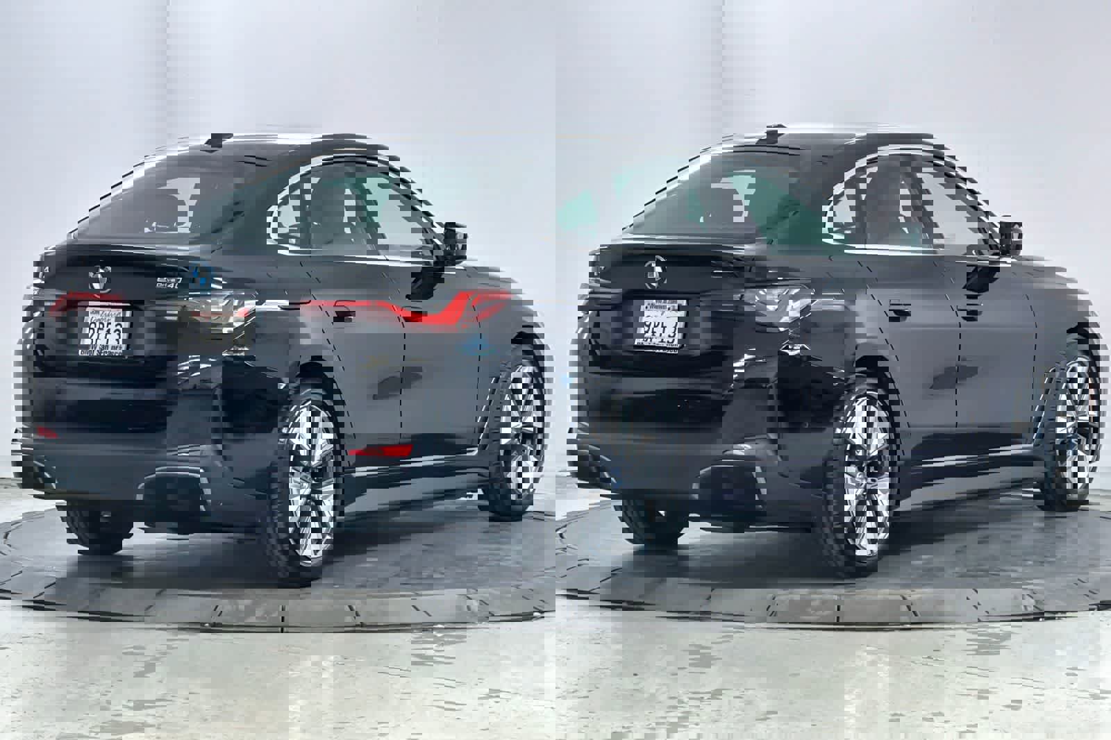 Used 2022 BMW i4 eDrive40 image 2