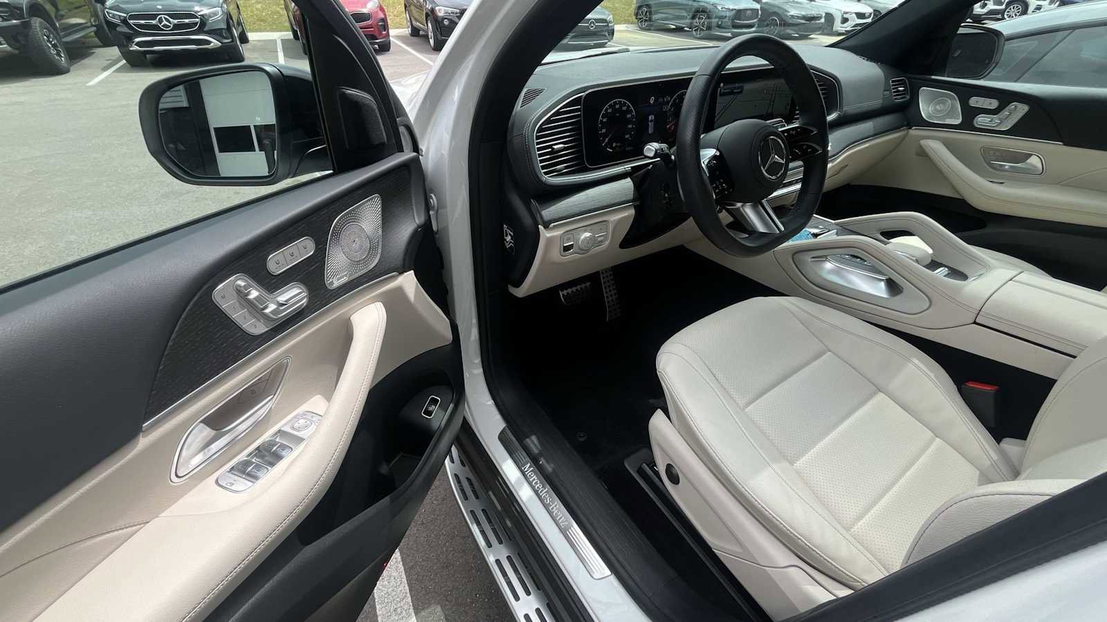 Certified 2025 Mercedes-Benz GLS 450 4MATIC image 16