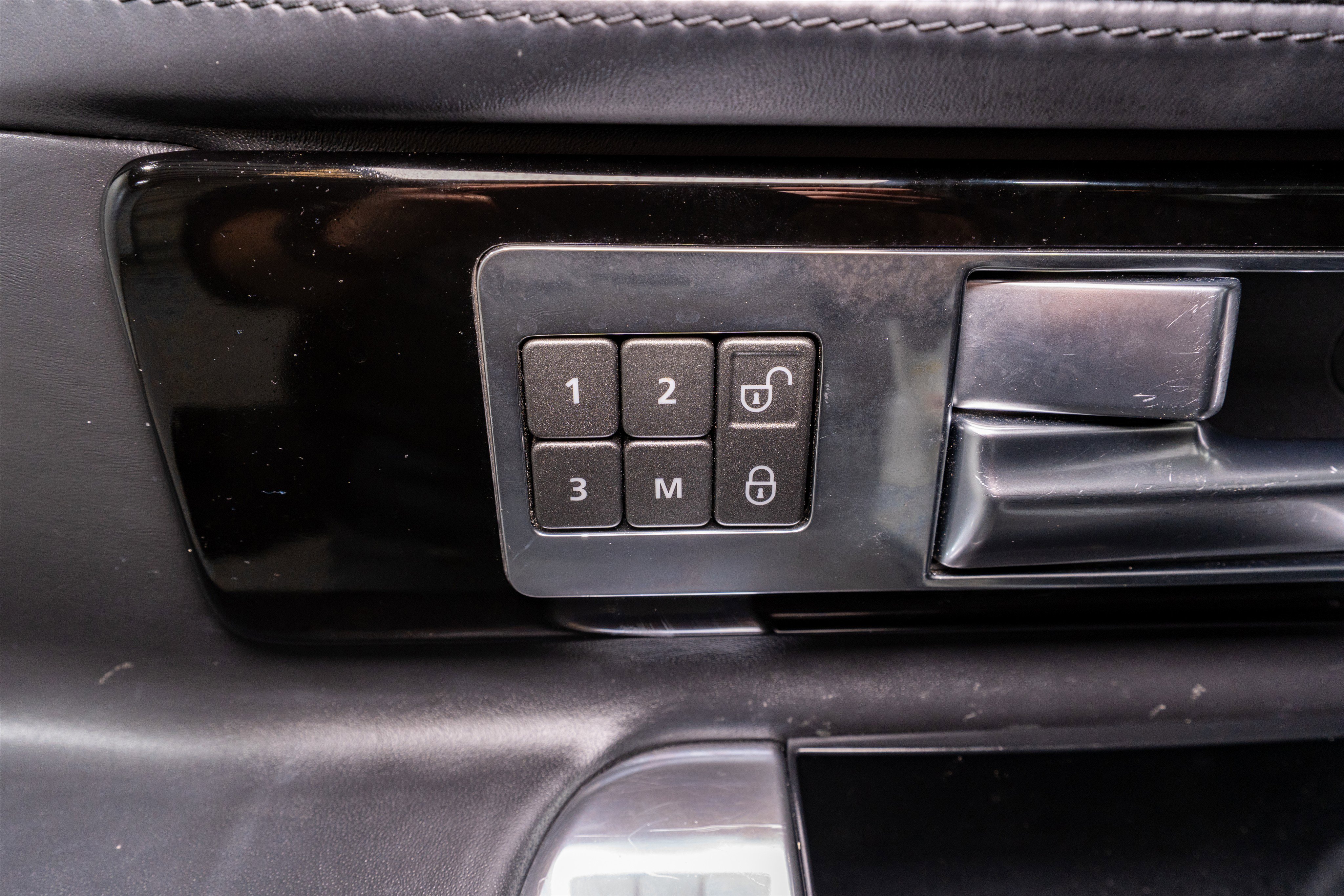 Used 2016 Land Rover LR4 HSE LUX image 15