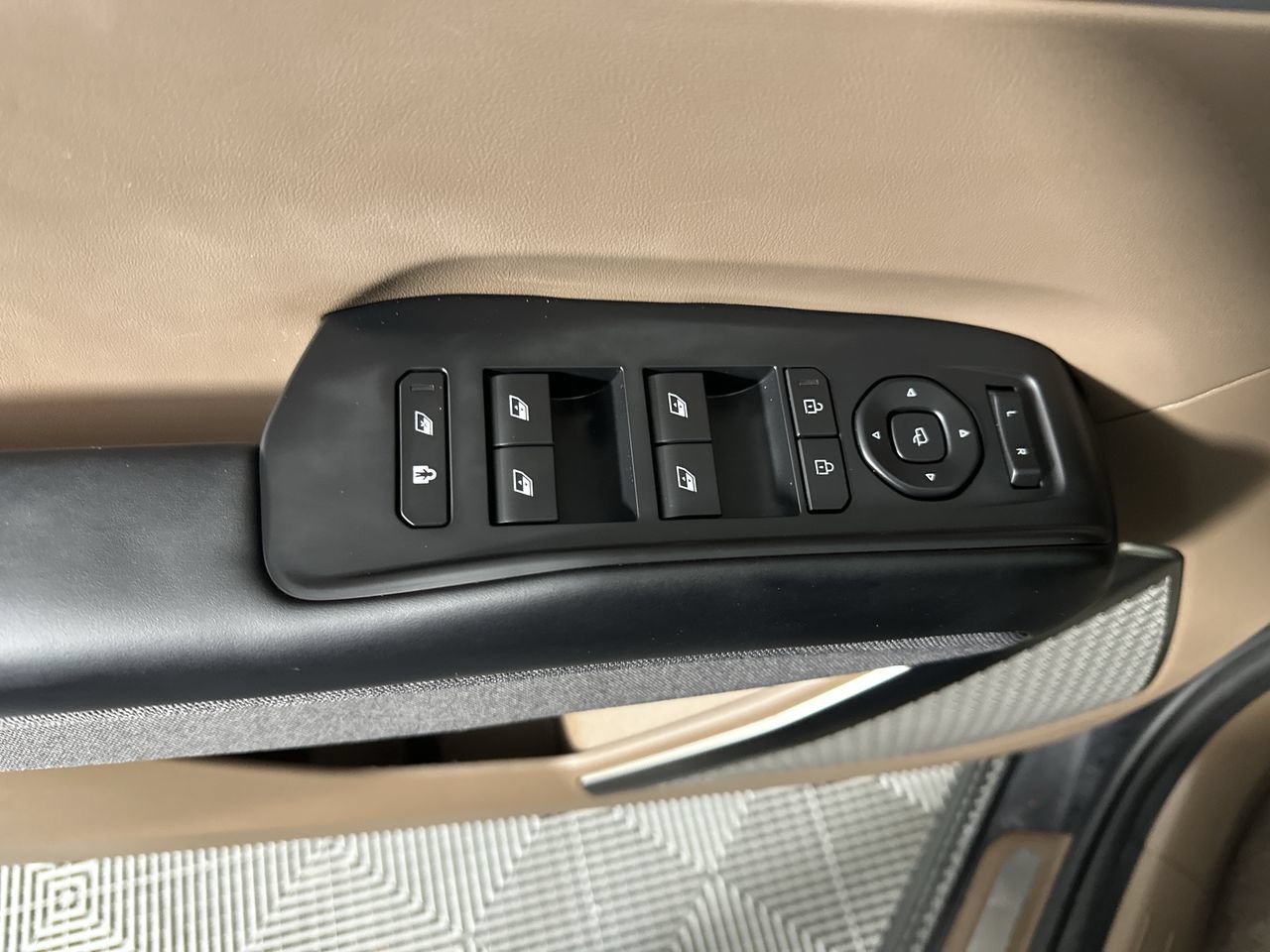Certified 2024 Kia EV9 Land AWD/4WD image 3
