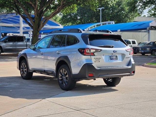Used 2025 Subaru Outback Onyx Edition image 3