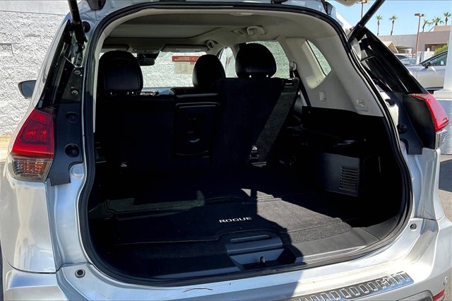 Certified 2019 Nissan Rogue SL w/ Premium Package image 17