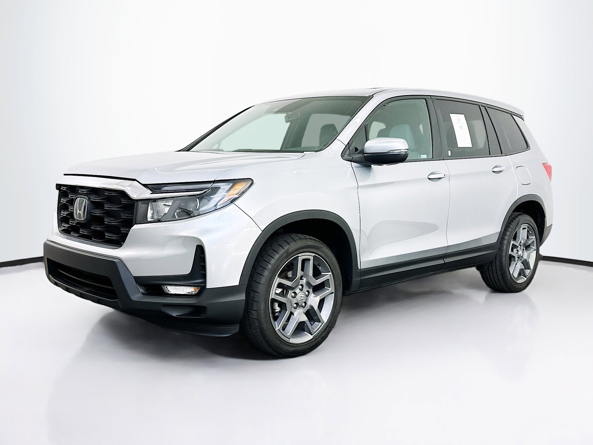 Used 2023 Honda Passport EX-L image 3