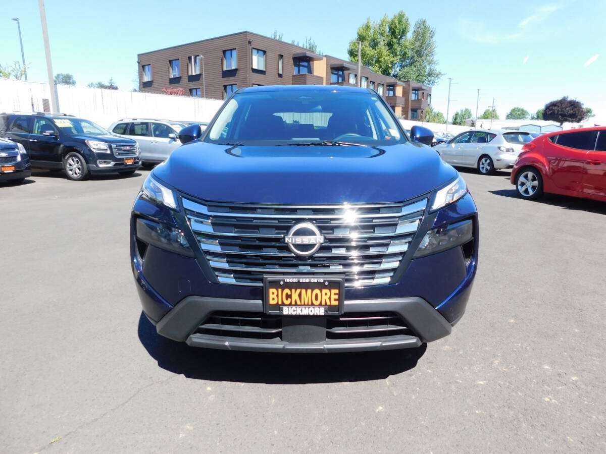 Used 2025 Nissan Rogue SV FWD image 21