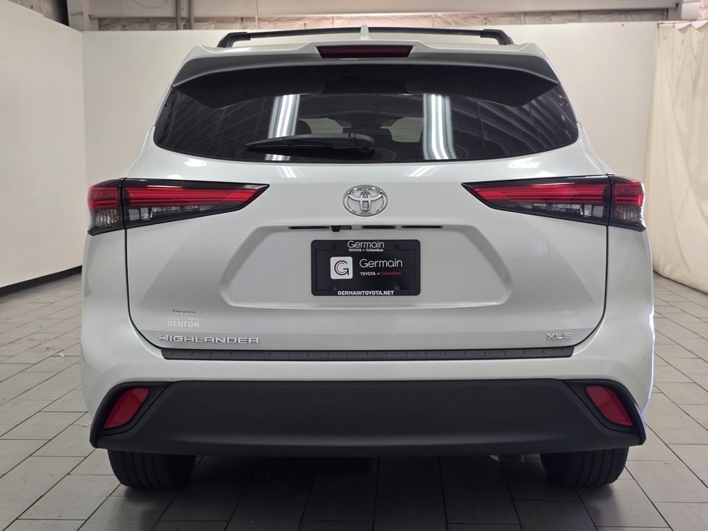 Certified 2023 Toyota Highlander XLE image 18