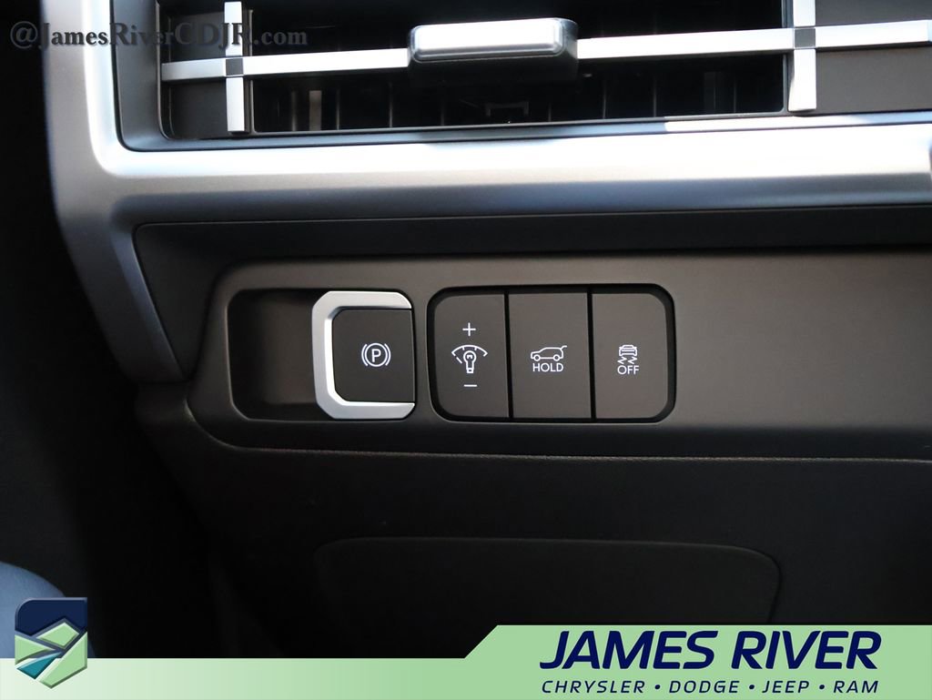 Used 2026 Hyundai Santa Fe SE image 32