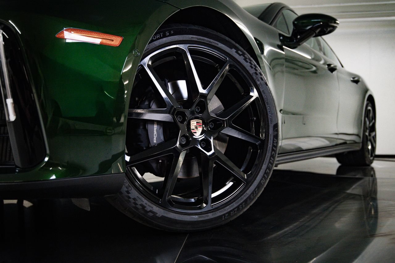 Certified 2025 Porsche Panamera image 12
