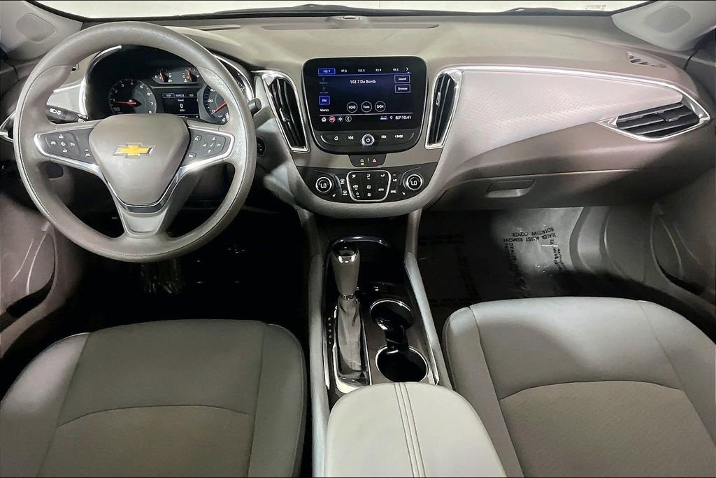 Used 2020 Chevrolet Malibu LT FWD image 14