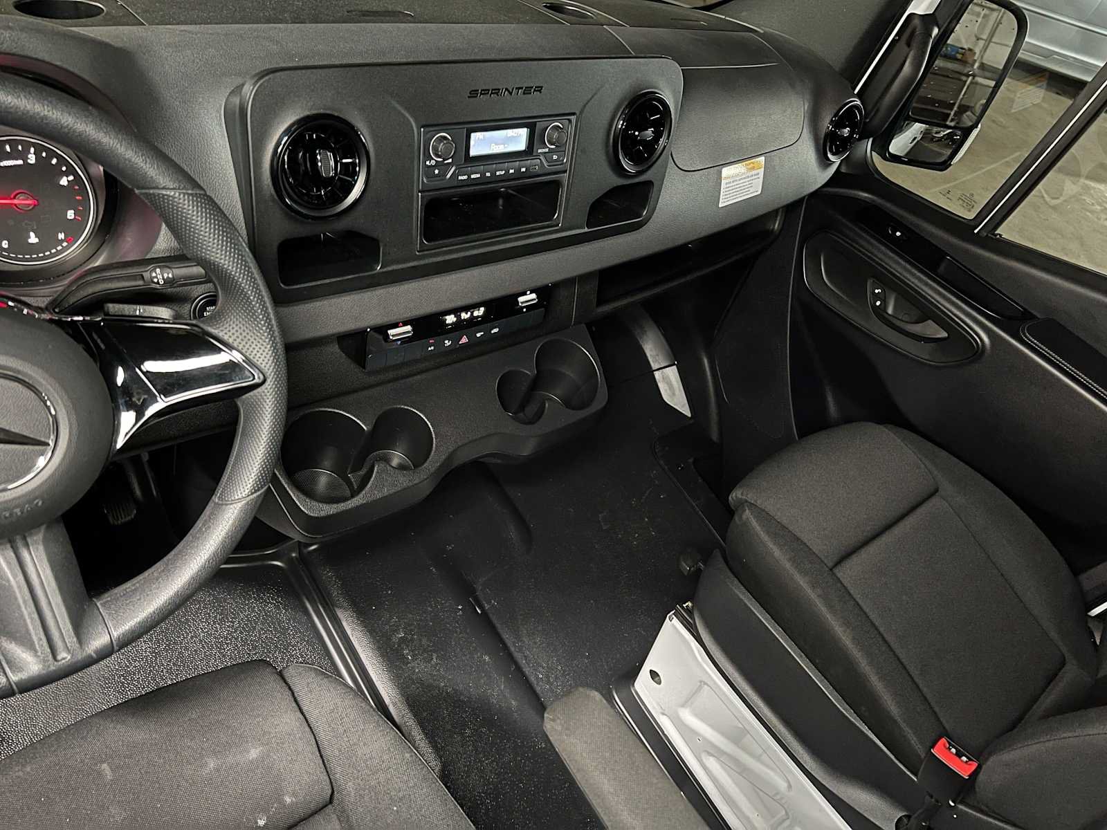 Used 2025 Mercedes-Benz Sprinter 2500 image 26