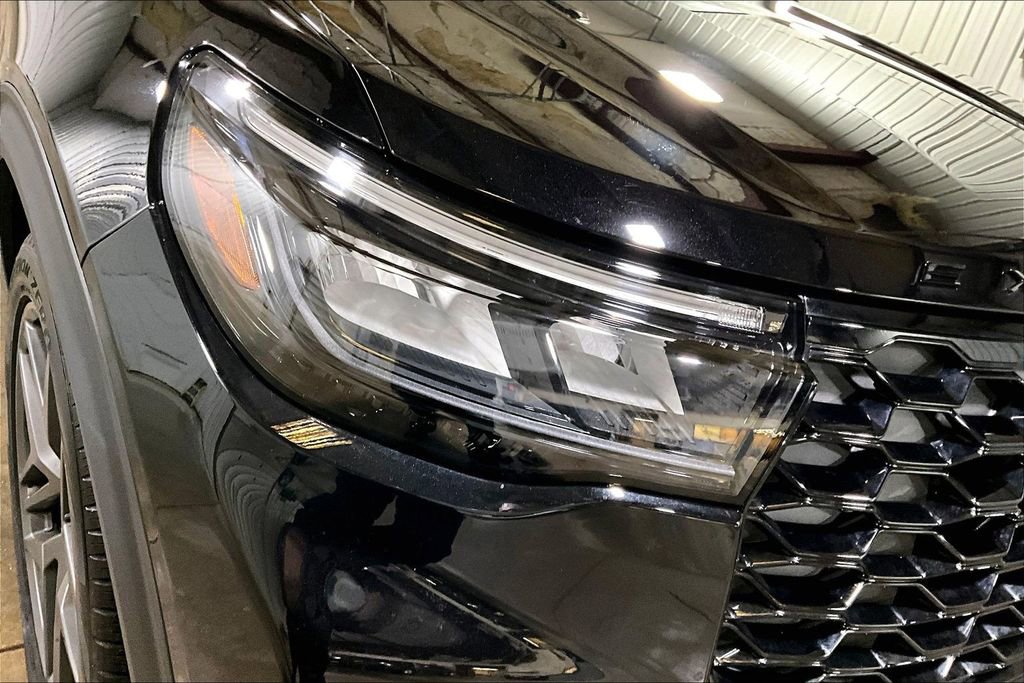 Used 2025 Ford Explorer ST w/ Sun And Sound Package image 4