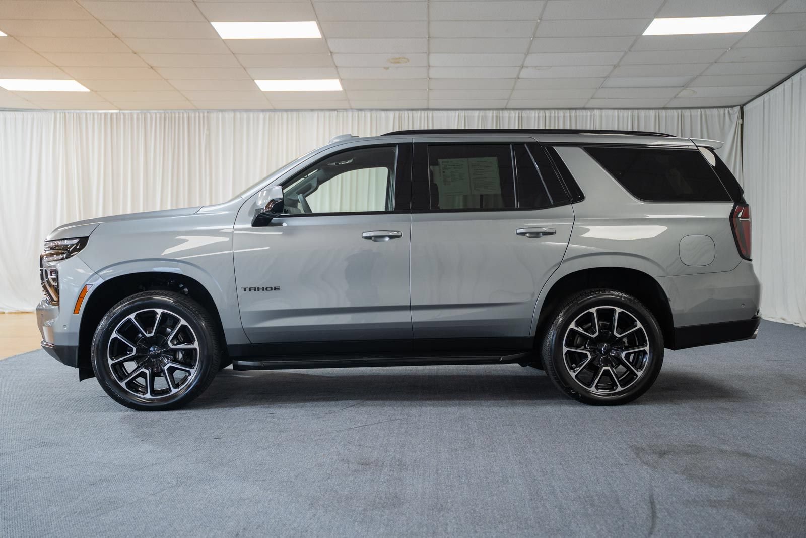 Used 2026 Chevrolet Tahoe RST AWD/4WD image 5