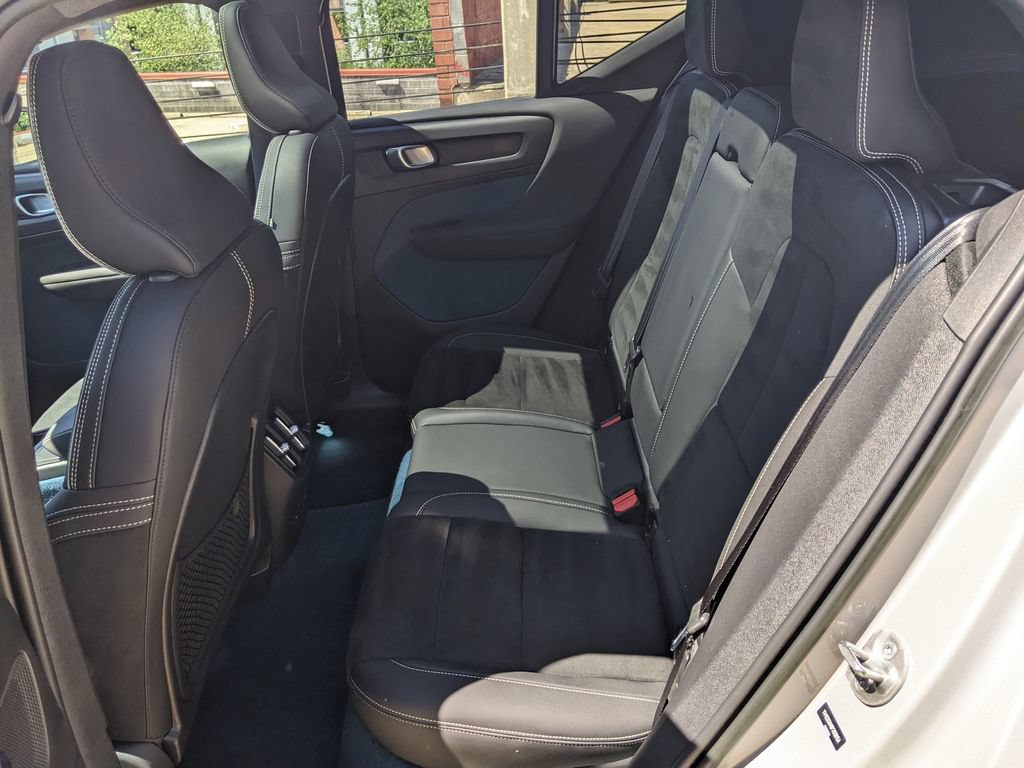 Certified 2023 Volvo XC40 Recharge Ultimate AWD/4WD image 23