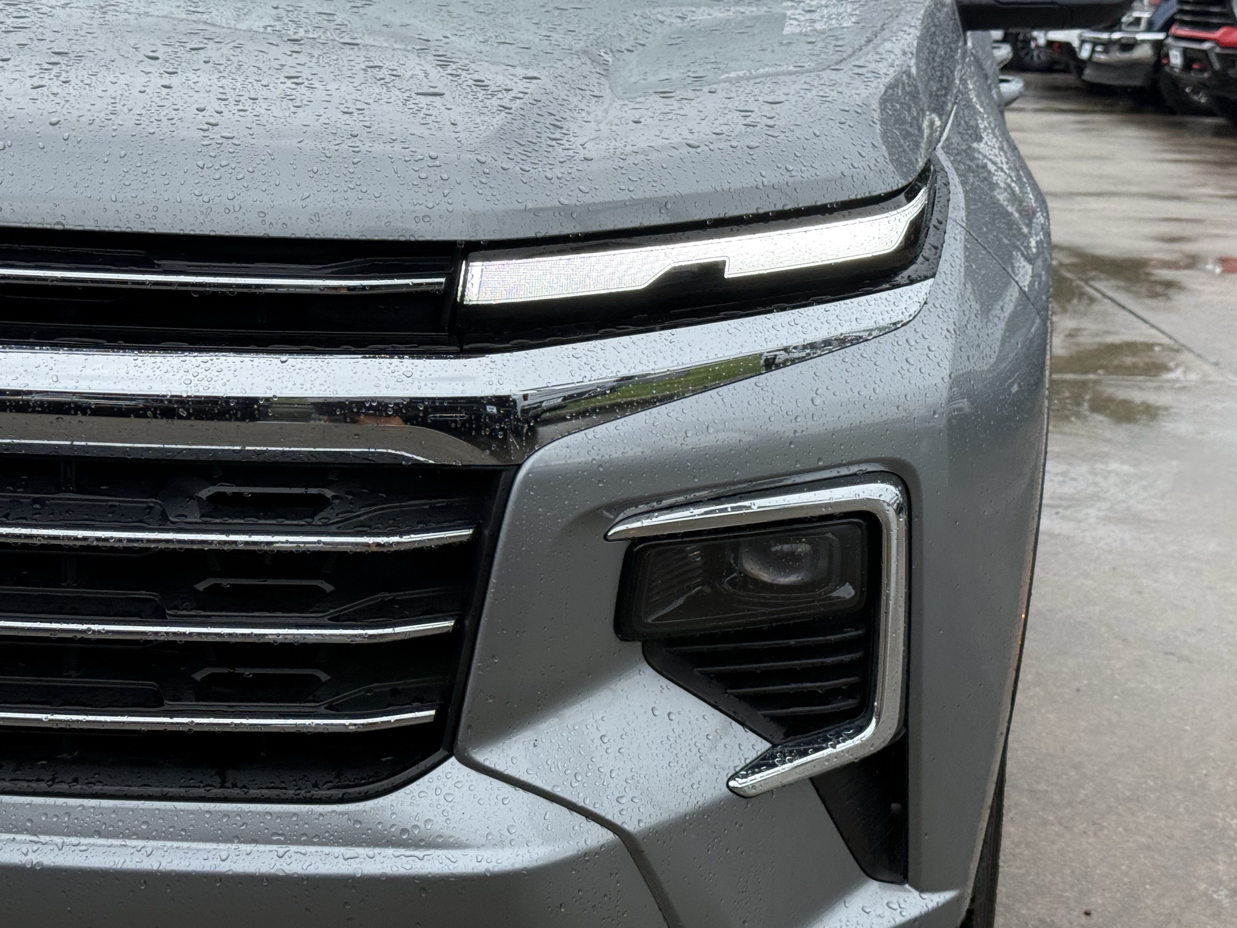 Used 2024 Chevrolet Traverse LT FWD image 11