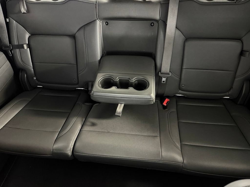 Used 2025 GMC Sierra 1500 SLT RWD image 17
