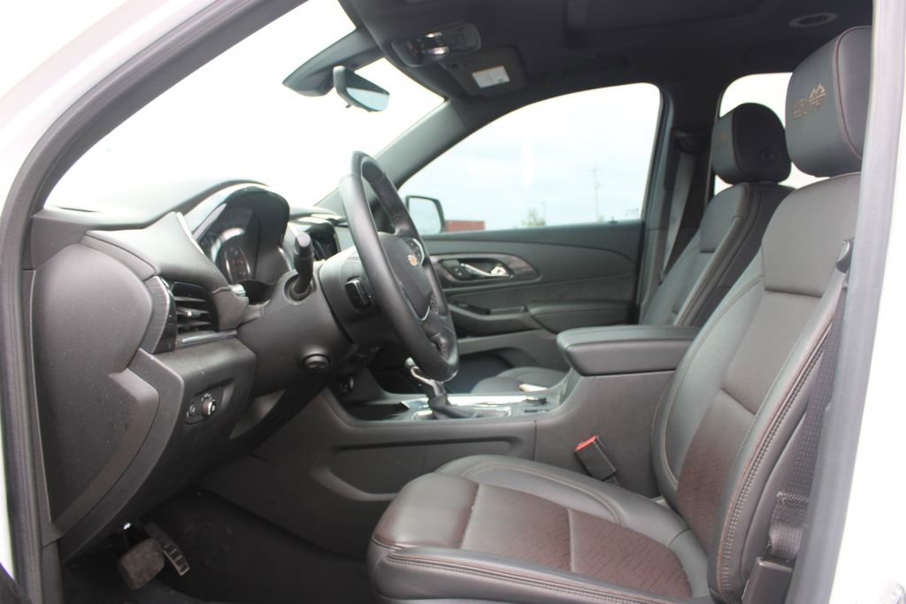 Used 2023 Chevrolet Traverse High Country AWD/4WD image 17