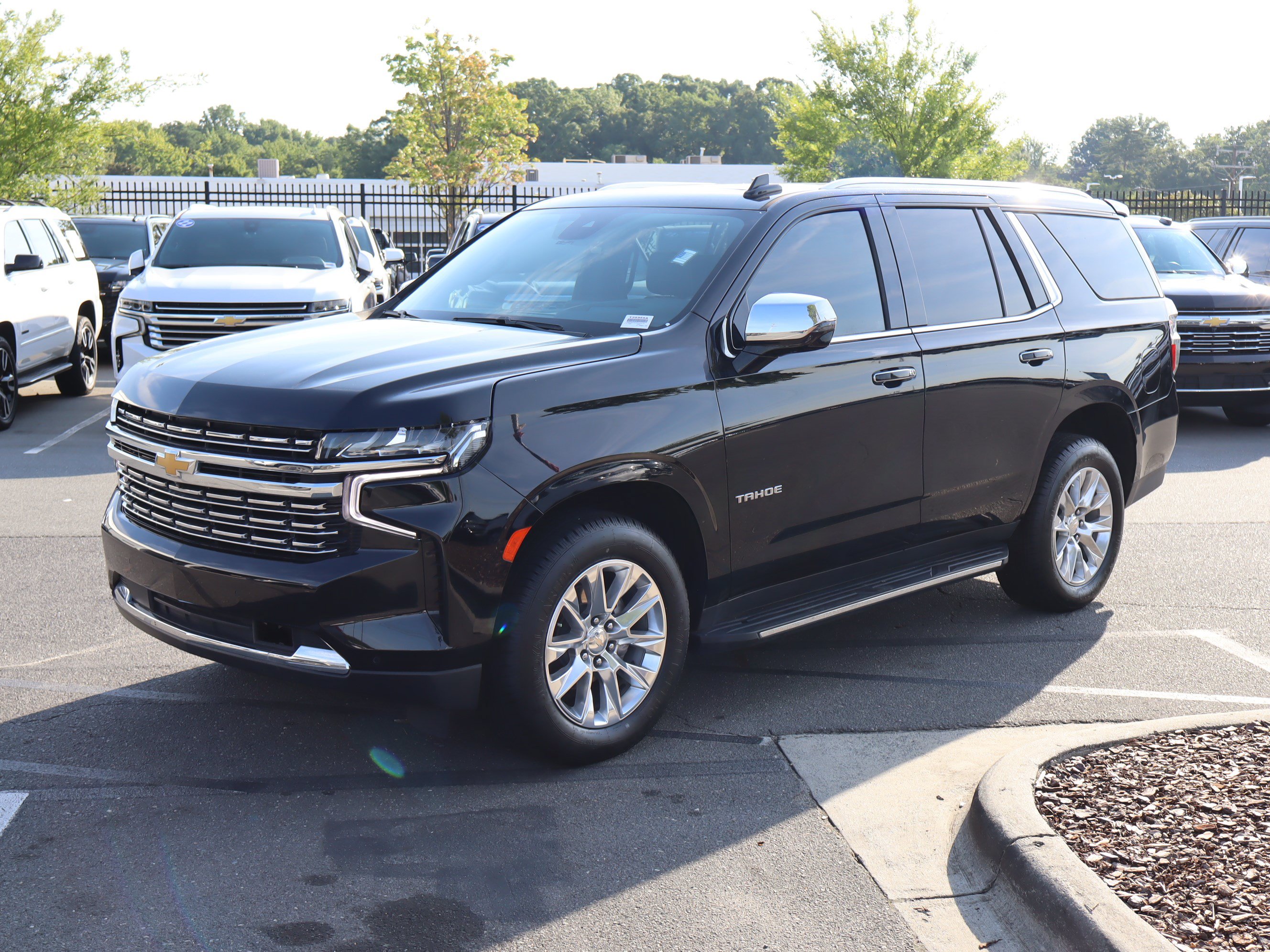 Used 2023 Chevrolet Tahoe Premier w/ Premium Package 2 AWD/4WD image 5