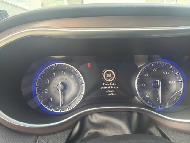 Used 2018 Chrysler Pacifica Touring-L Plus w/ Advanced Safetytec Group FWD image 11