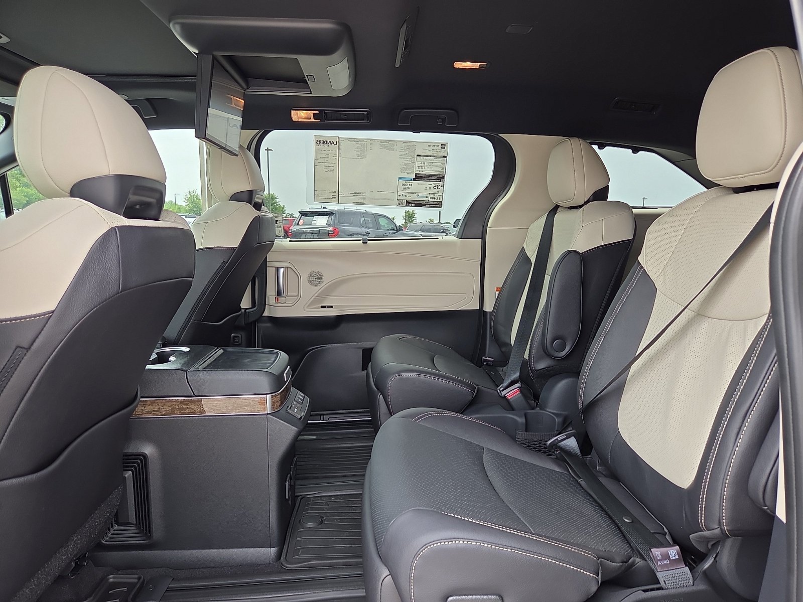 New 2026 Toyota Sienna Platinum AWD/4WD image 8