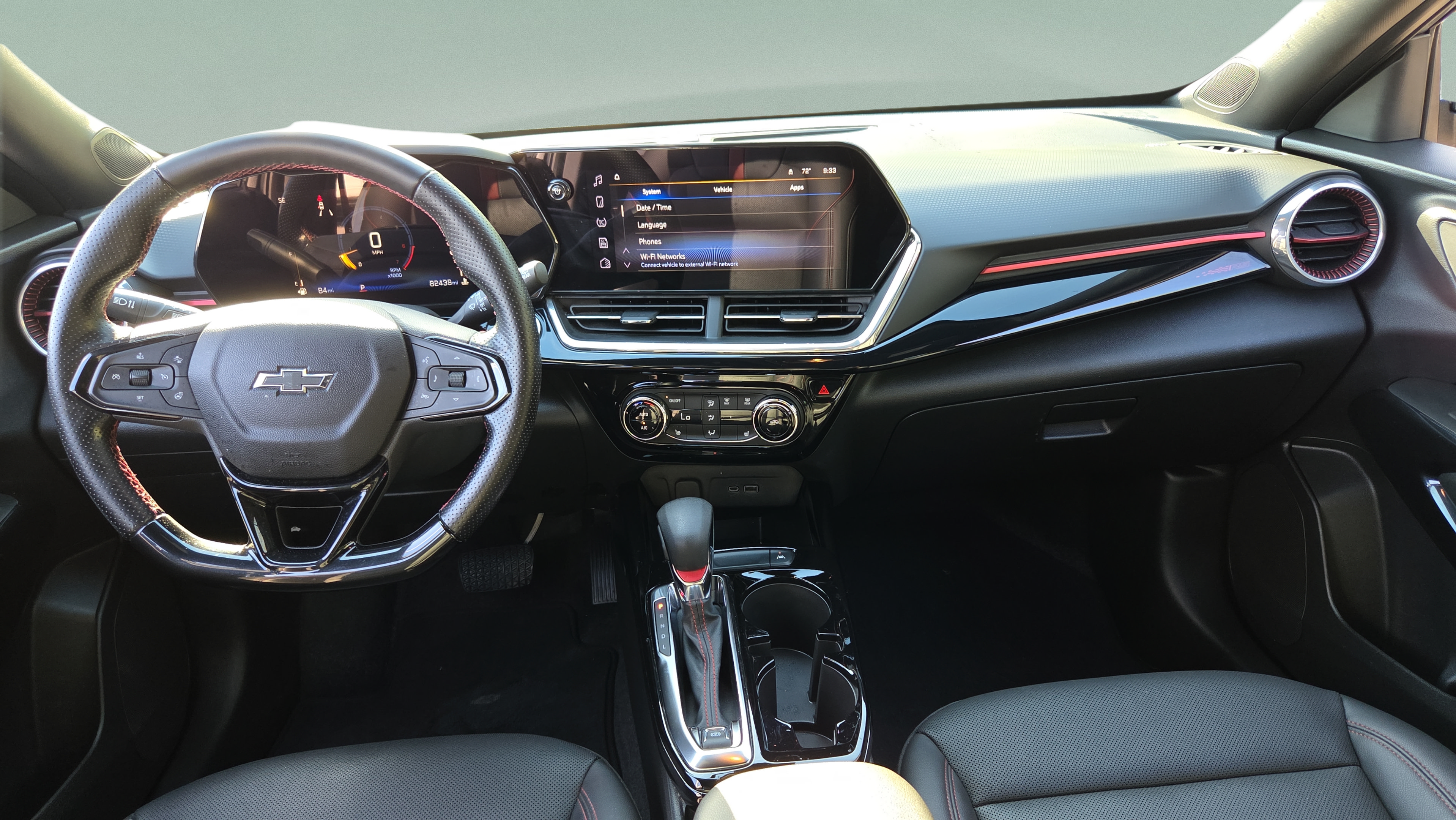 Used 2025 Chevrolet Trax RS FWD image 12