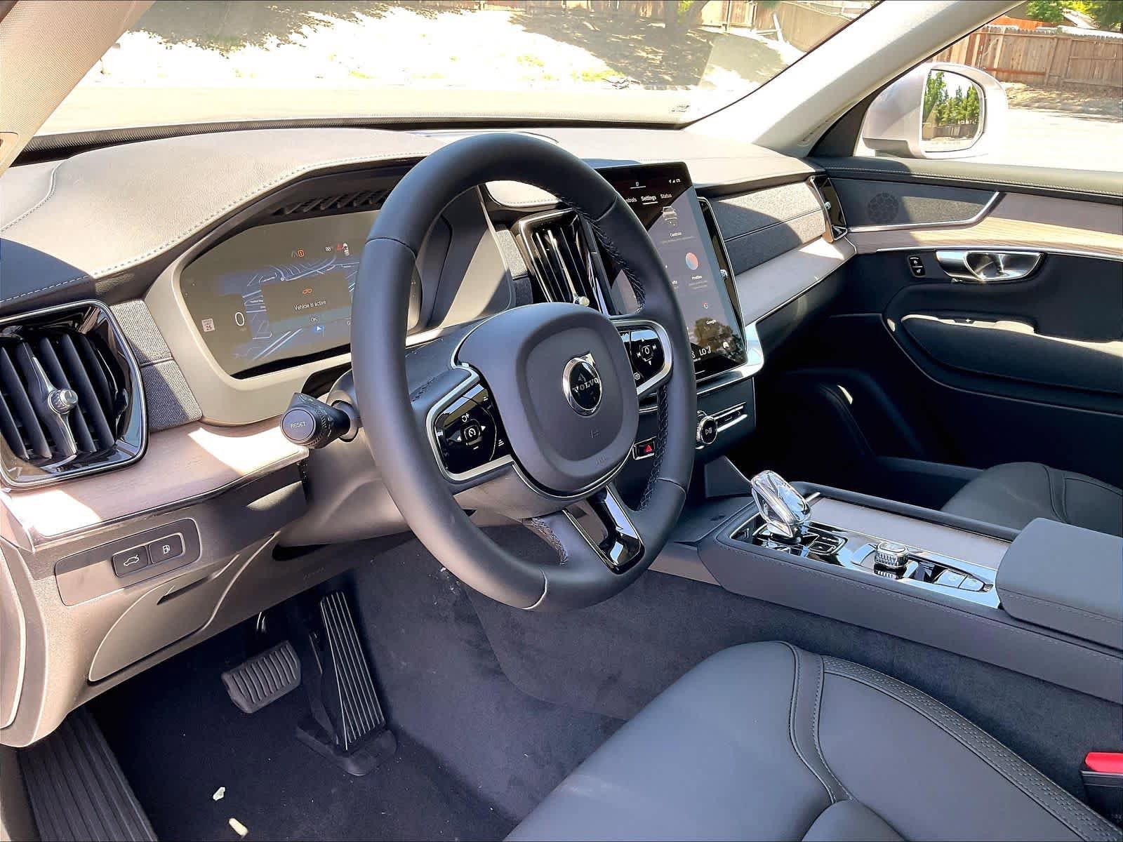 New 2026 Volvo XC90 T8 Plus w/ Protection Package AWD/4WD image 8