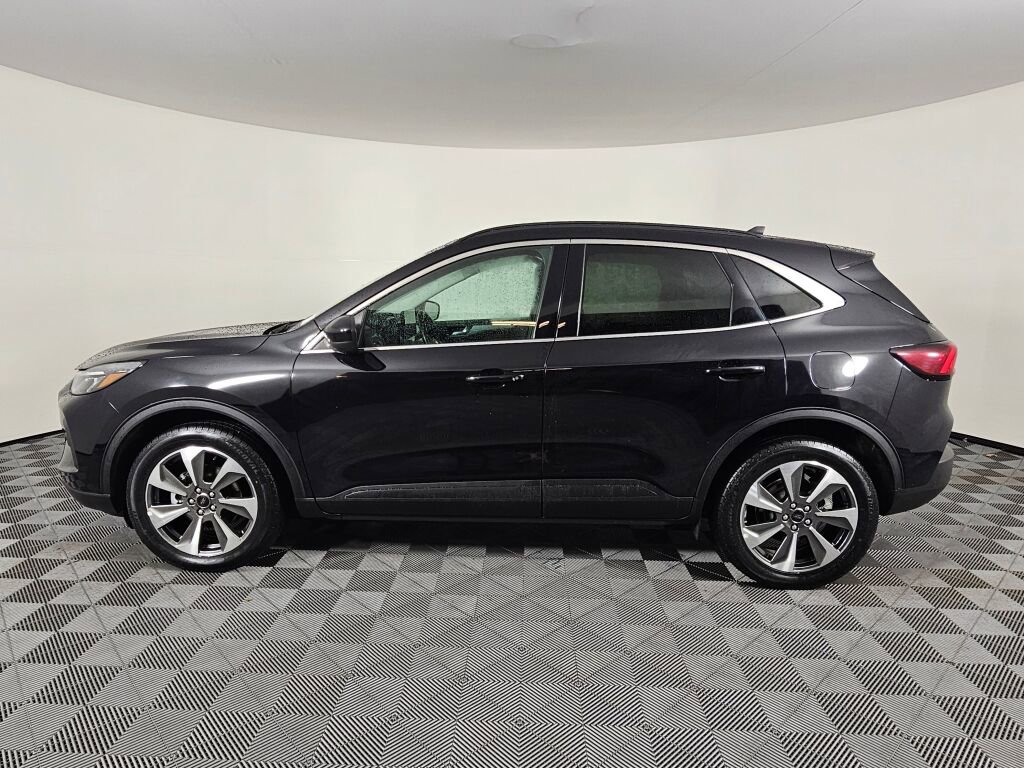 Used 2024 Ford Escape Platinum image 6