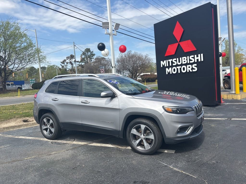 Used 2019 Jeep Cherokee Limited AWD/4WD image 1