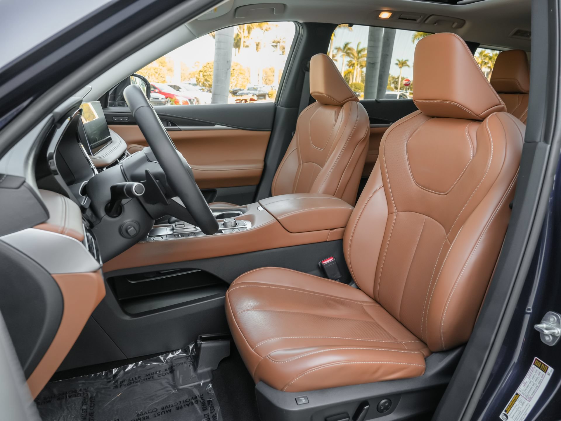Used 2023 INFINITI QX60 Sensory w/ Vision Package AWD/4WD image 7
