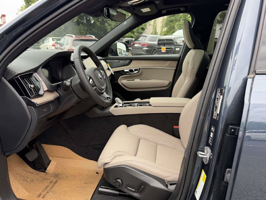 New 2026 Volvo XC90 B6 Ultra w/ Protection Package Premier AWD/4WD image 15