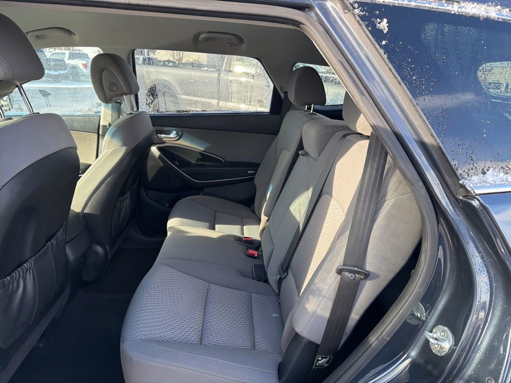 Used 2017 Hyundai Santa Fe SE image 24