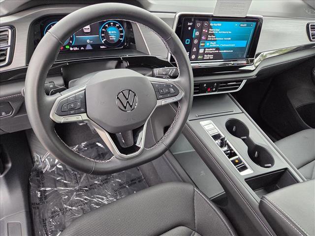 Certified 2025 Volkswagen Atlas Cross Sport SE FWD image 10