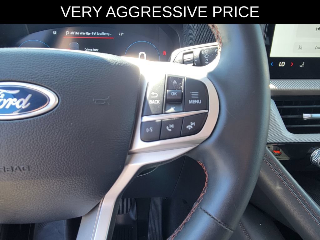 Used 2025 Ford Explorer Active AWD/4WD image 22