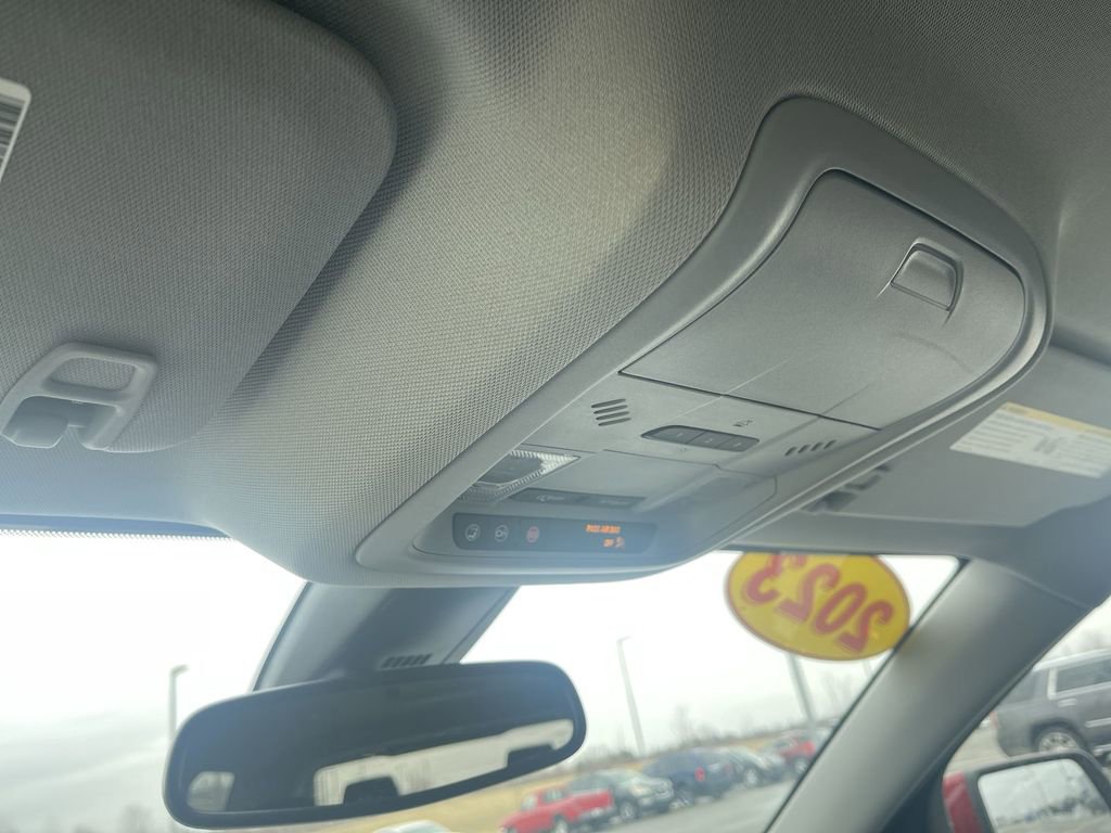 Used 2023 GMC Acadia SLT image 21