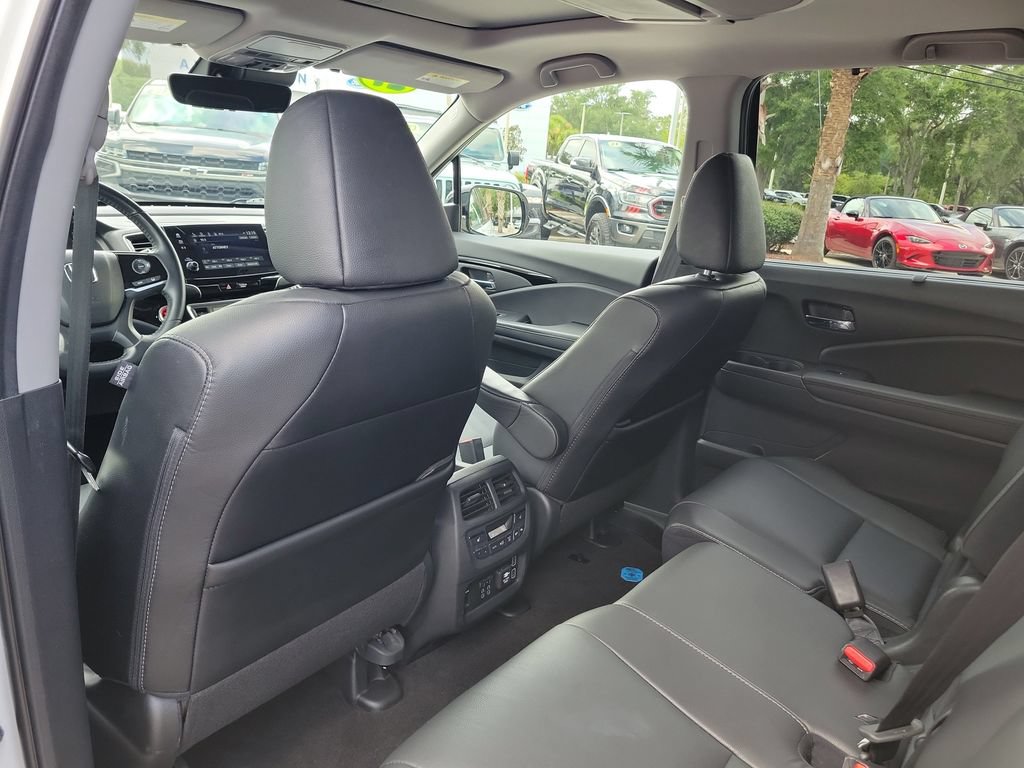Used 2021 Honda Pilot Touring image 16
