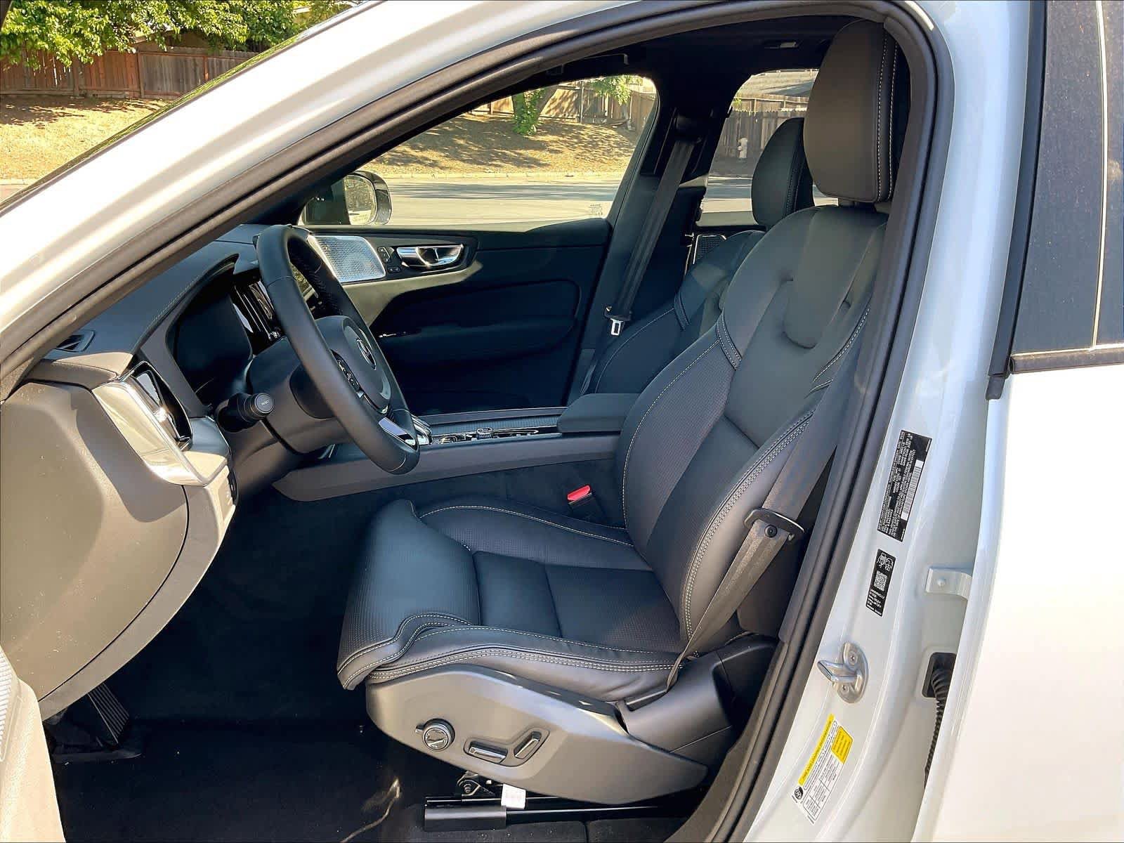 New 2026 Volvo XC60 T8 Ultra w/ Climate Package AWD/4WD image 11