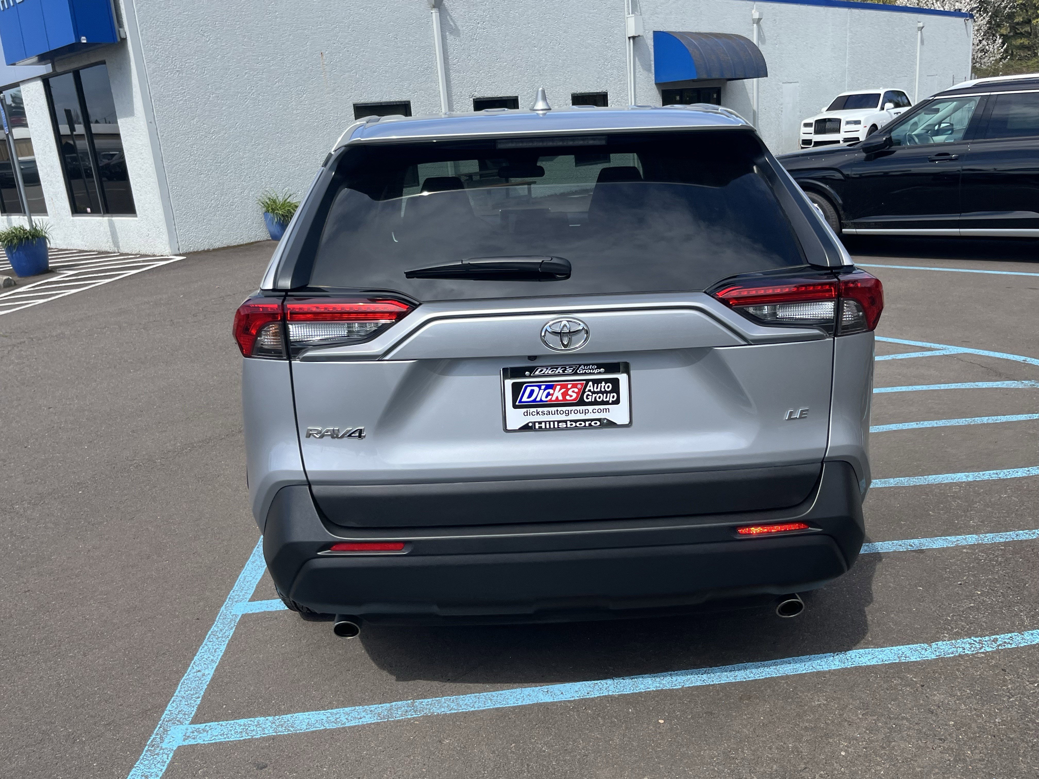 Used 2025 Toyota RAV4 LE image 4